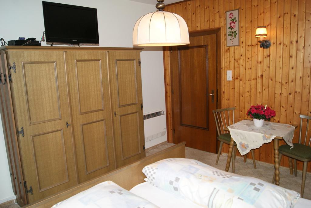 Gaestehaus Ferienwohnungen Lackner Rennweg am Katschberg Habitación foto